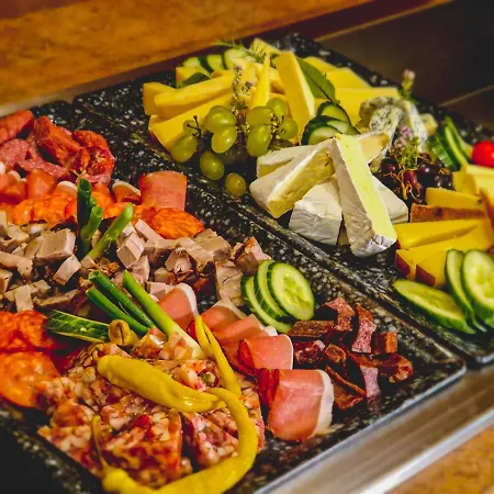 Alpin - Garni 凯撒山麓舍福