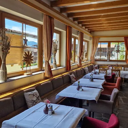 Alpin - Garni 凯撒山麓舍福