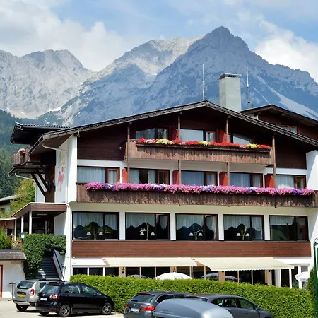 Alpin - Garni 酒店 3*